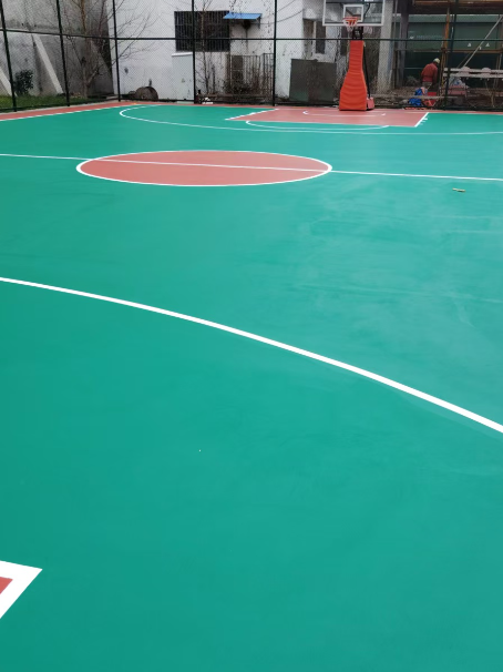 龙湖镇 球场长期使用易出现地面开裂